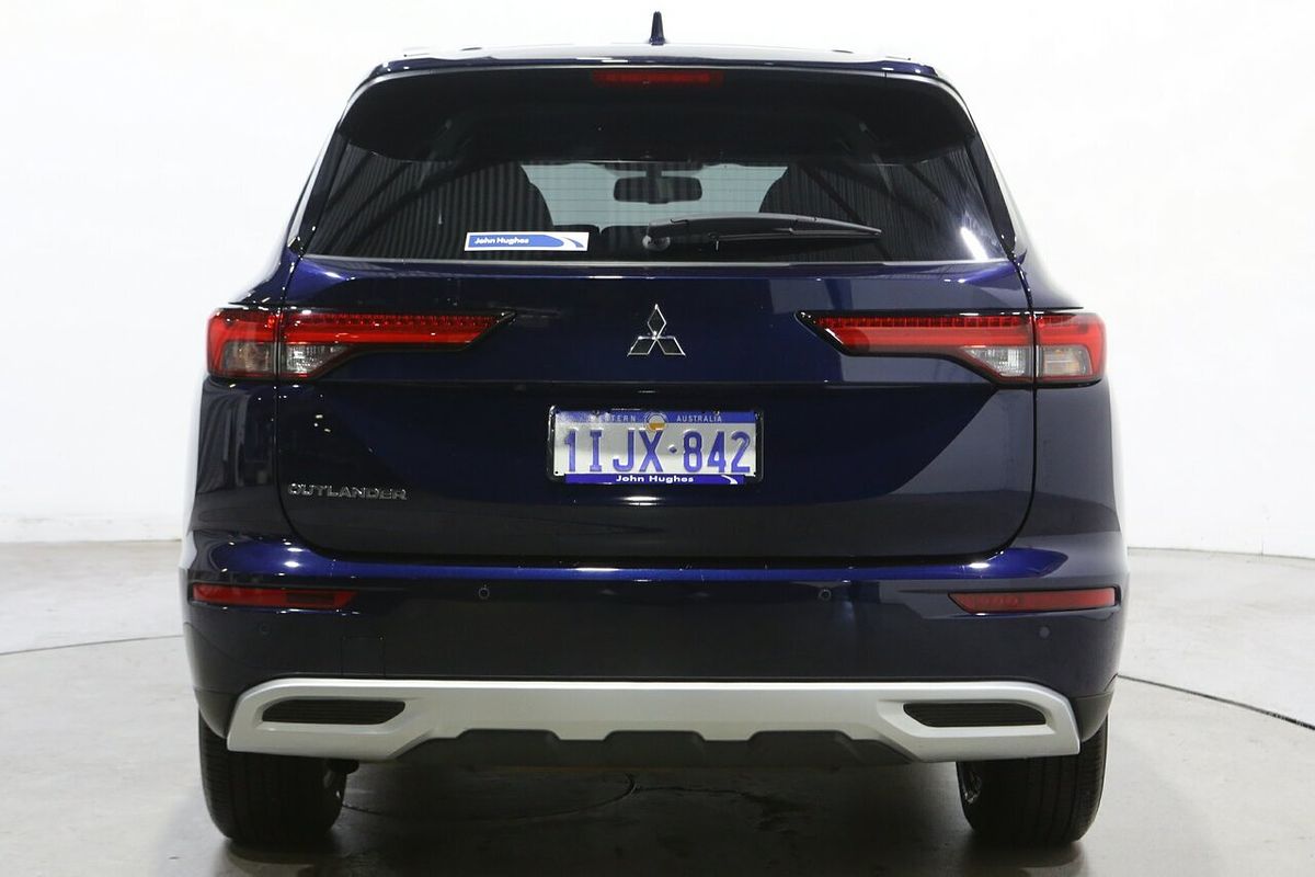 2024 Mitsubishi Outlander LS ZM
