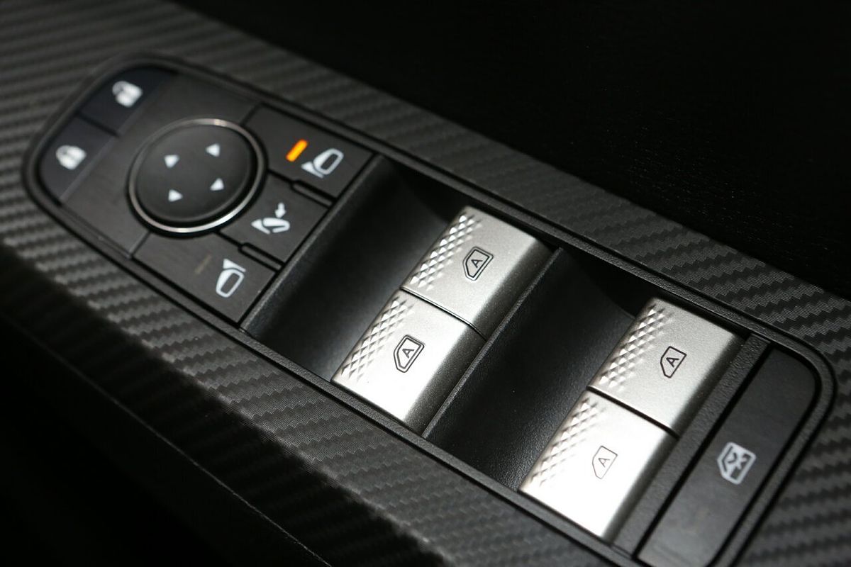 2024 Mitsubishi Outlander LS ZM