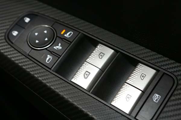 2024 Mitsubishi Outlander LS ZM