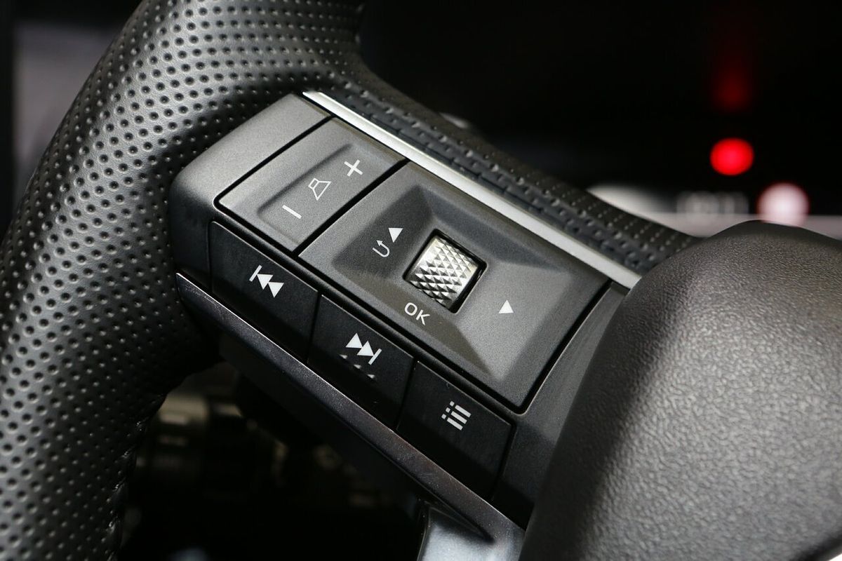 2024 Mitsubishi Outlander LS ZM