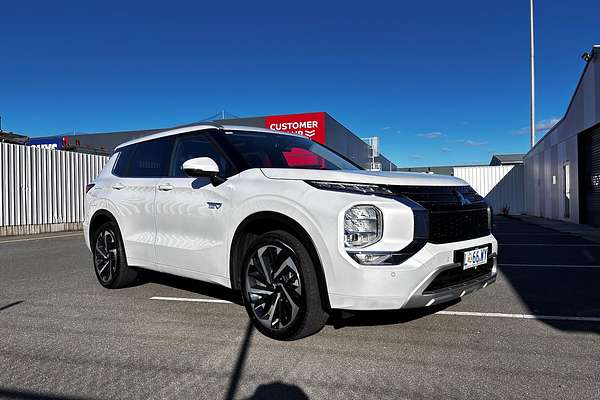 2024 Mitsubishi Outlander PHEV Exceed ZM