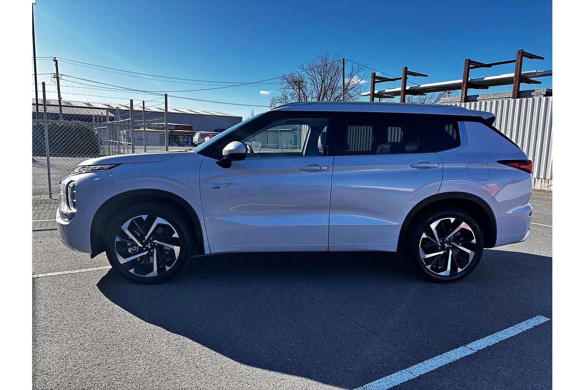 2024 Mitsubishi Outlander PHEV Exceed ZM