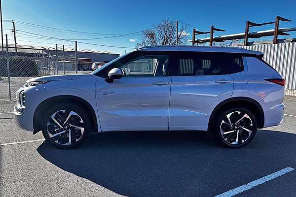 2024 Mitsubishi Outlander PHEV Exceed ZM
