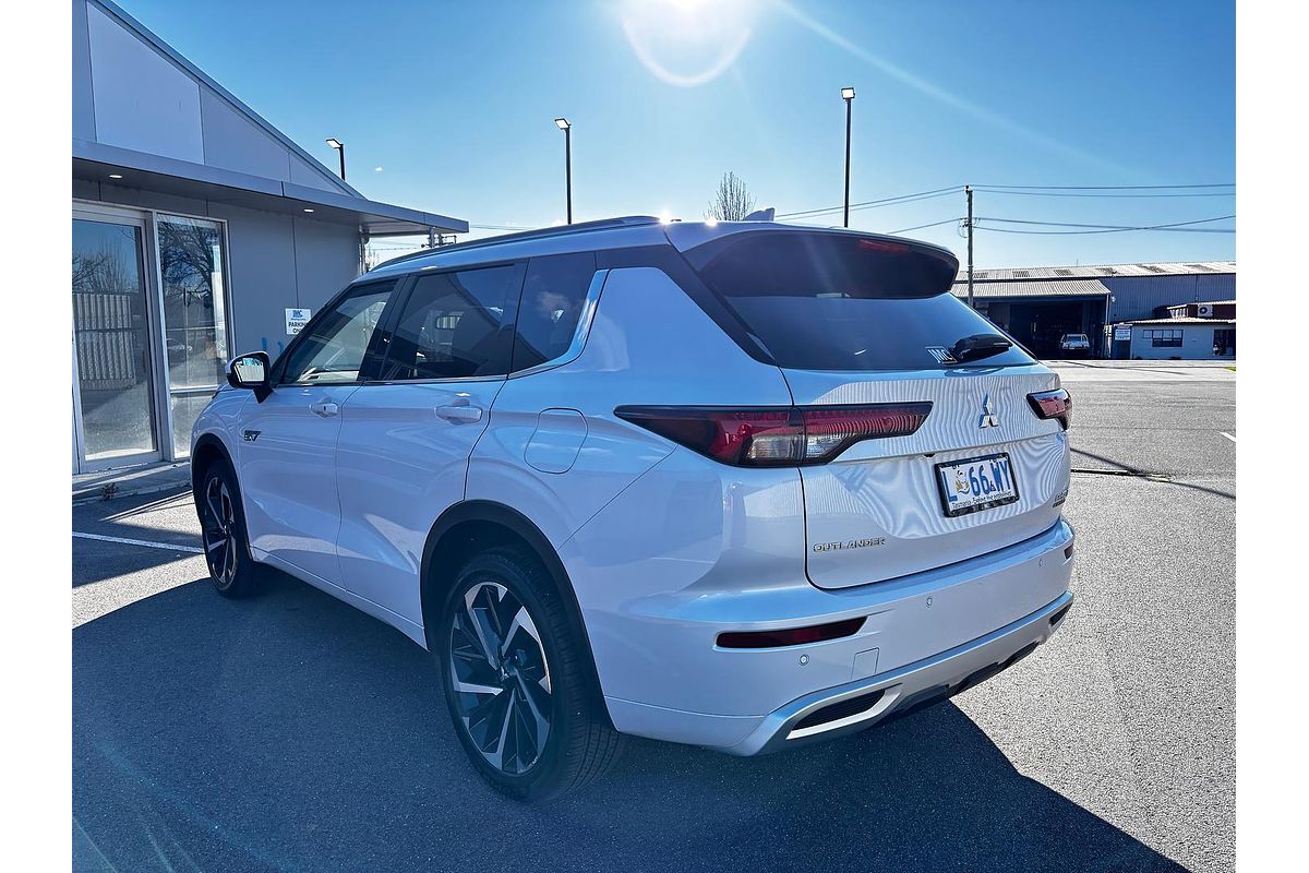 2024 Mitsubishi Outlander PHEV Exceed ZM