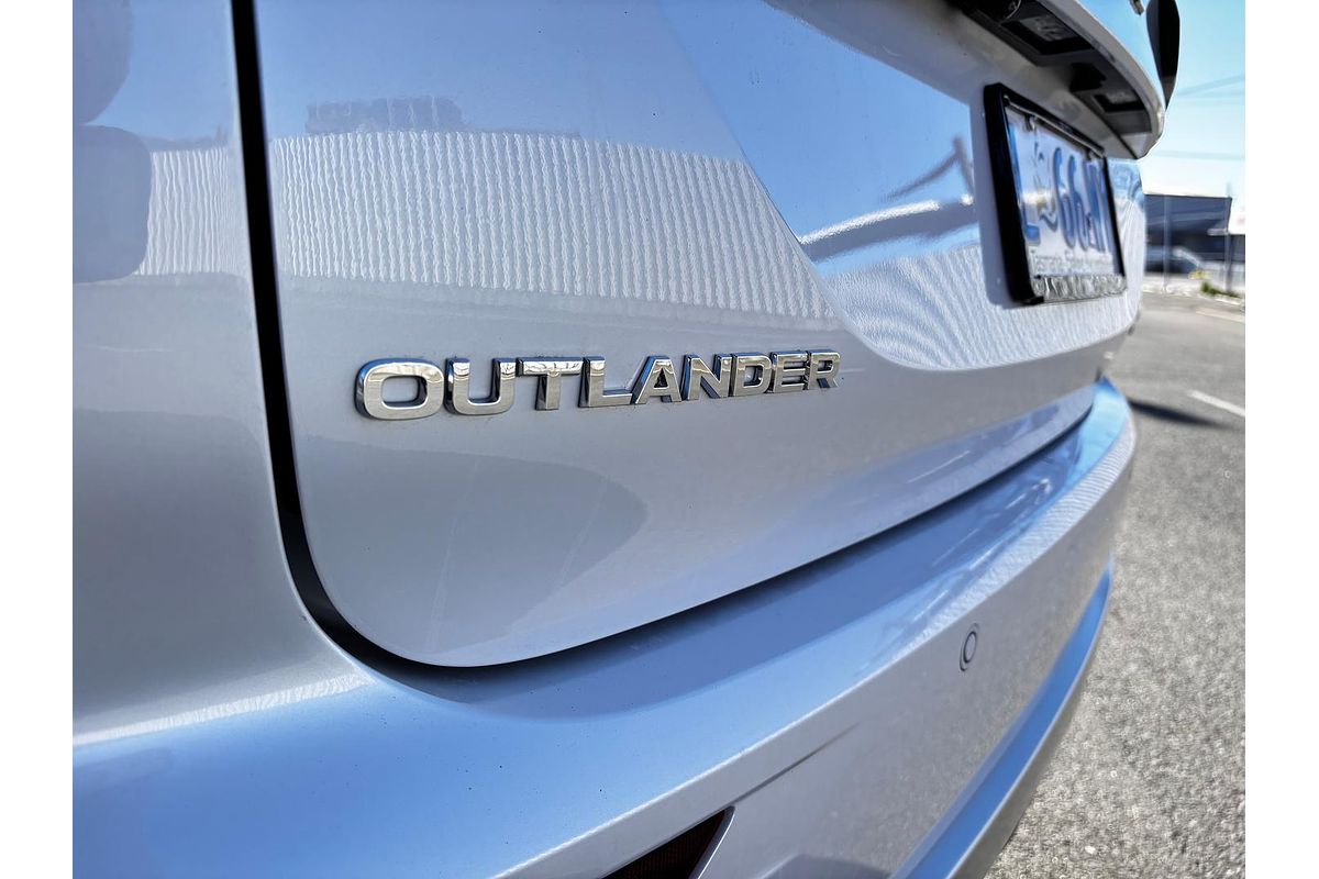 2024 Mitsubishi Outlander PHEV Exceed ZM