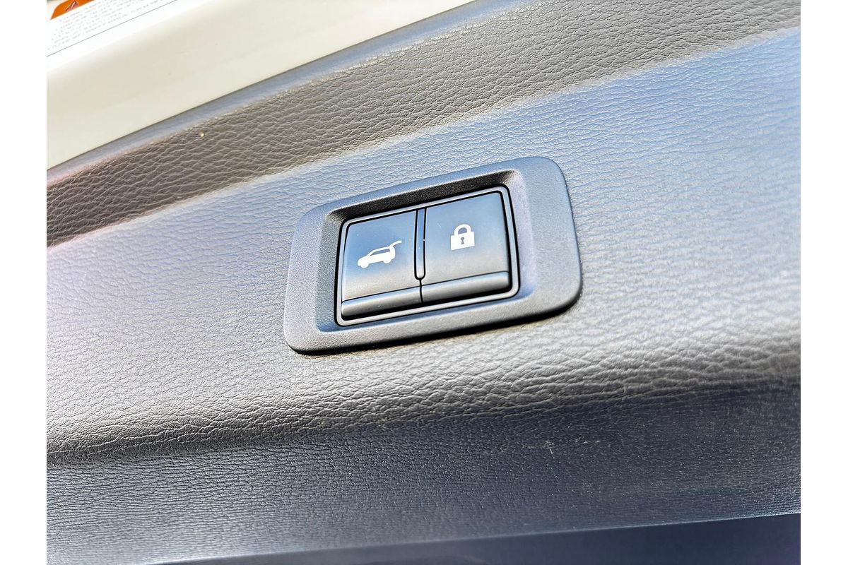 2024 Mitsubishi Outlander PHEV Exceed ZM