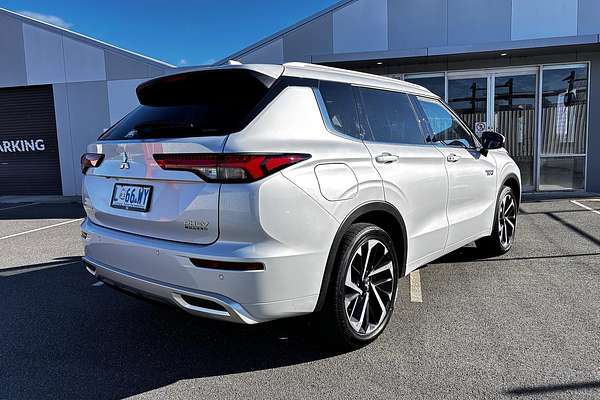 2024 Mitsubishi Outlander PHEV Exceed ZM