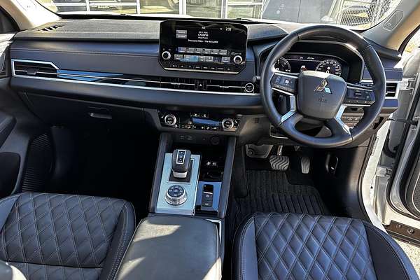 2024 Mitsubishi Outlander PHEV Exceed ZM