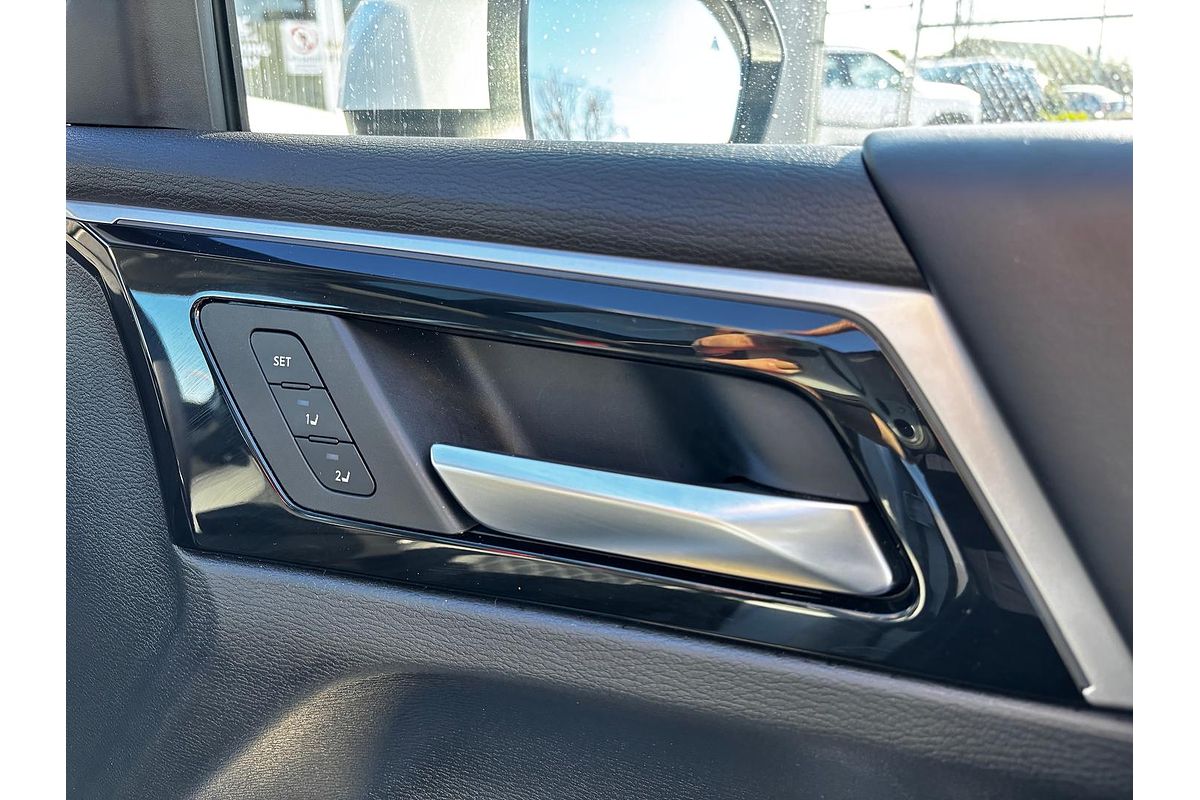 2024 Mitsubishi Outlander PHEV Exceed ZM