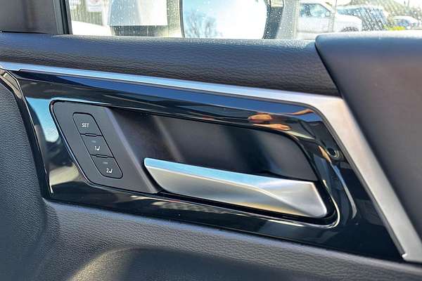 2024 Mitsubishi Outlander PHEV Exceed ZM