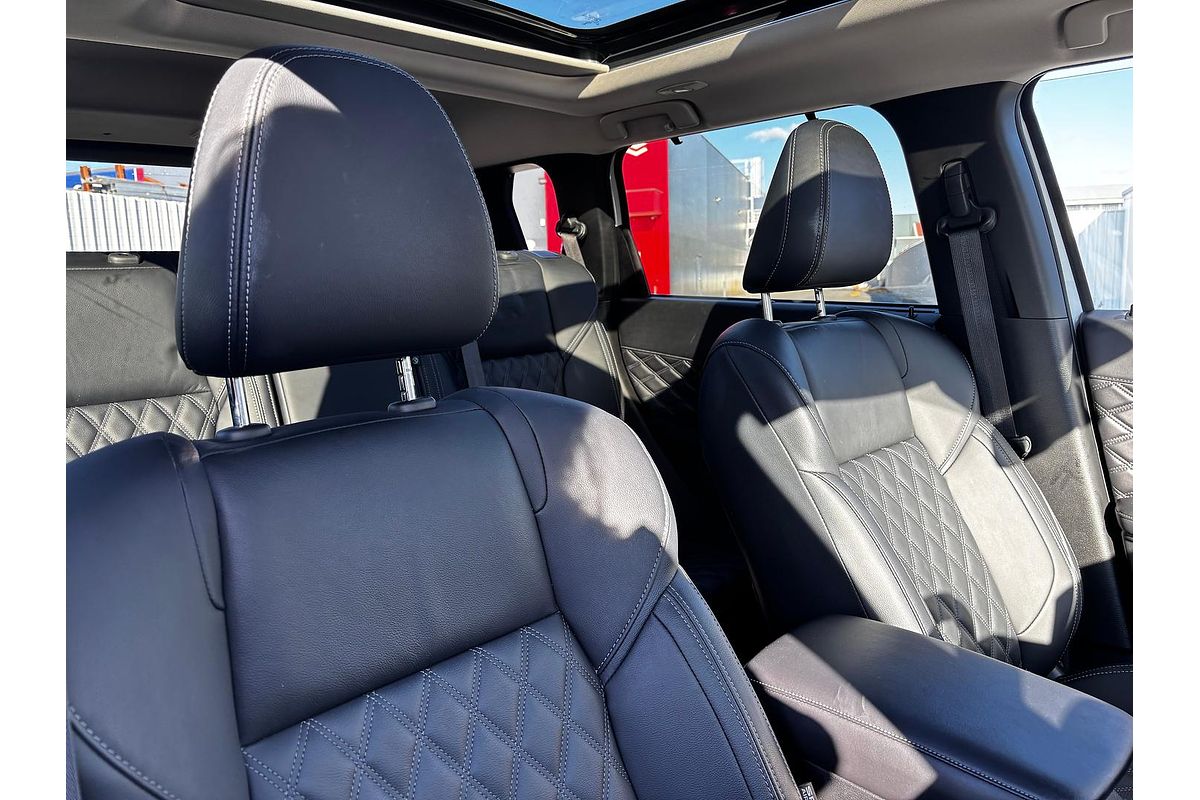 2024 Mitsubishi Outlander PHEV Exceed ZM