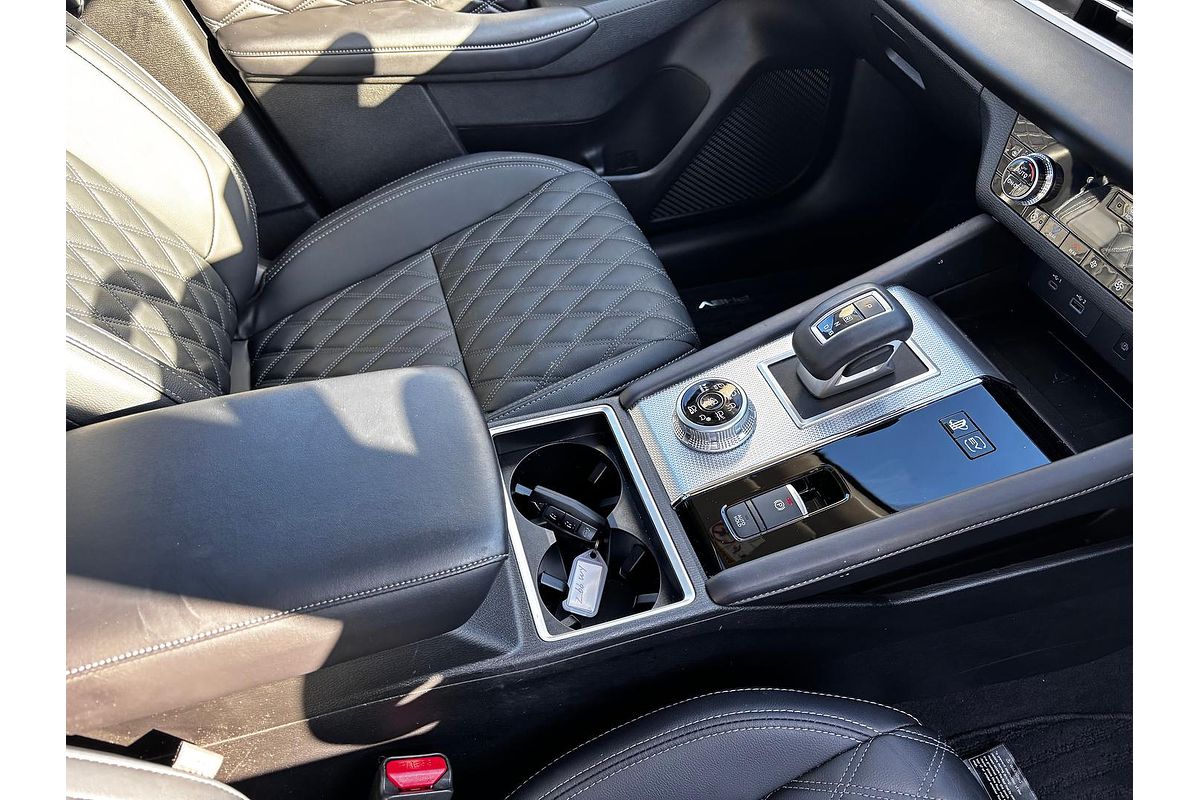 2024 Mitsubishi Outlander PHEV Exceed ZM