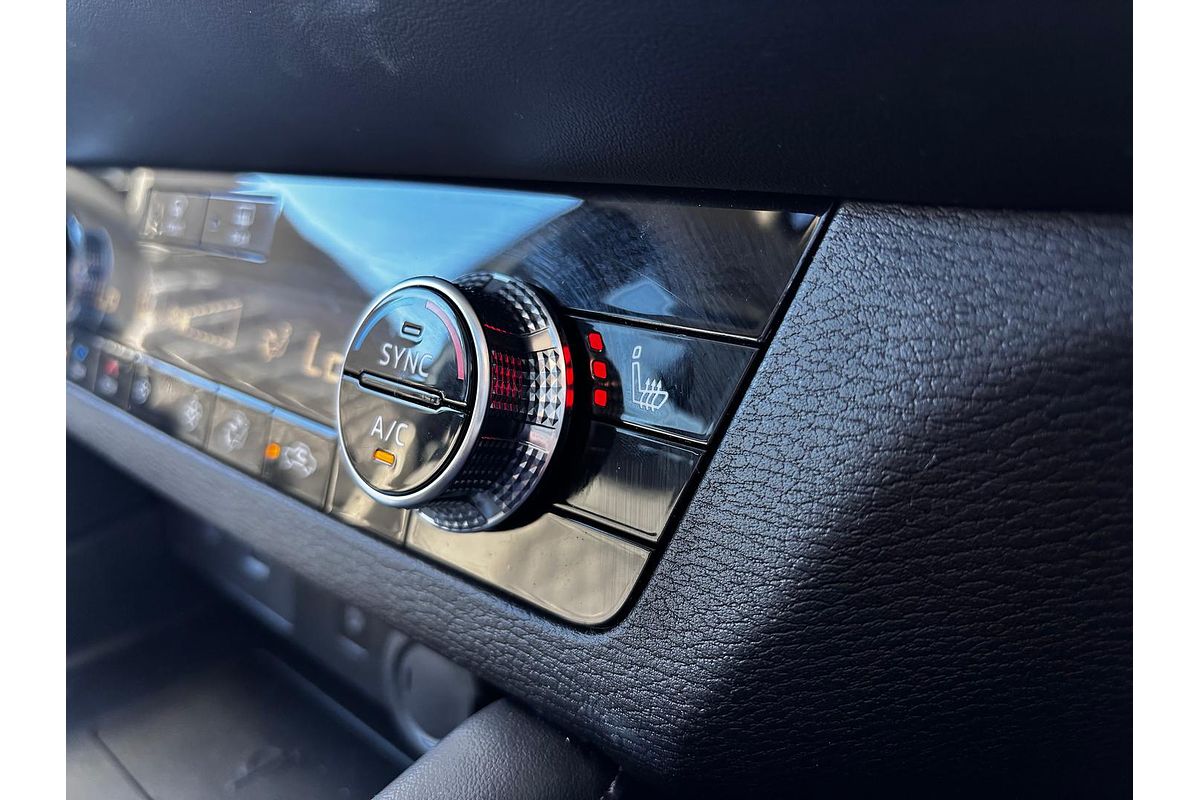 2024 Mitsubishi Outlander PHEV Exceed ZM