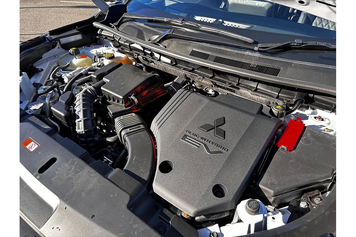 2024 Mitsubishi Outlander PHEV Exceed ZM