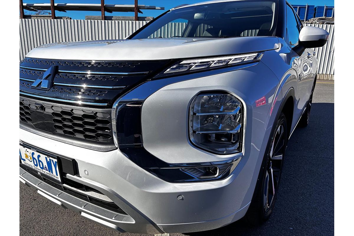 2024 Mitsubishi Outlander PHEV Exceed ZM