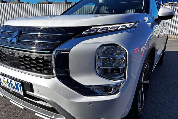 2024 Mitsubishi Outlander PHEV Exceed ZM