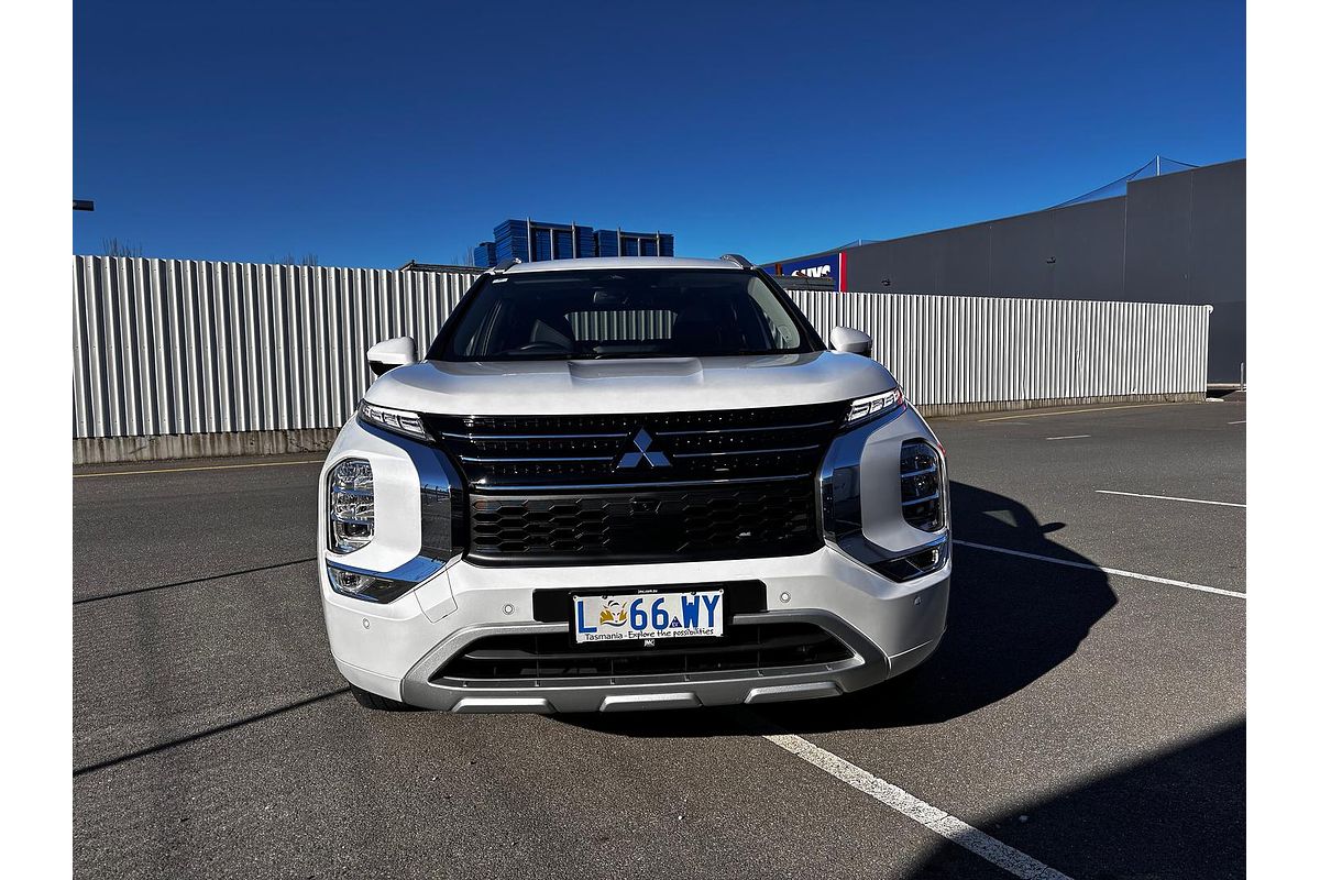 2024 Mitsubishi Outlander PHEV Exceed ZM