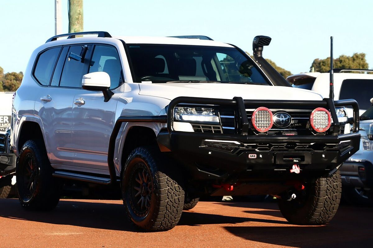 2023 Toyota Landcruiser GXL FJA300R