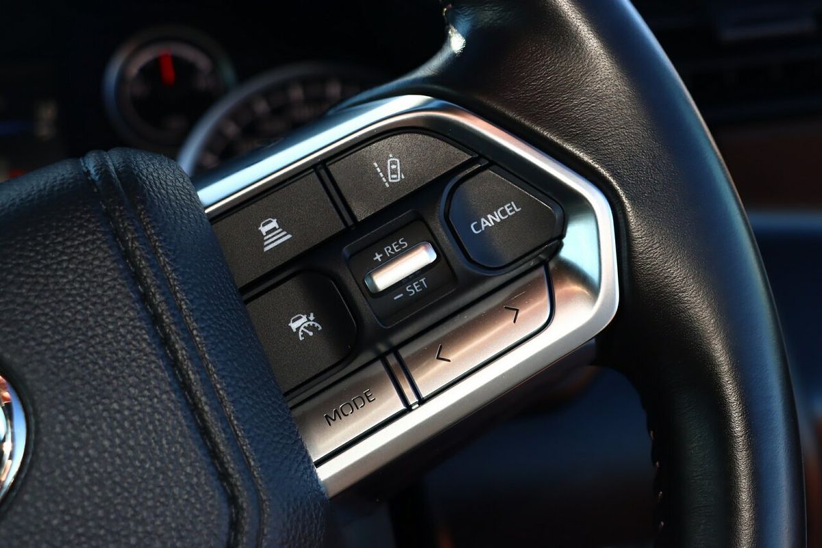 2023 Toyota Landcruiser GXL FJA300R