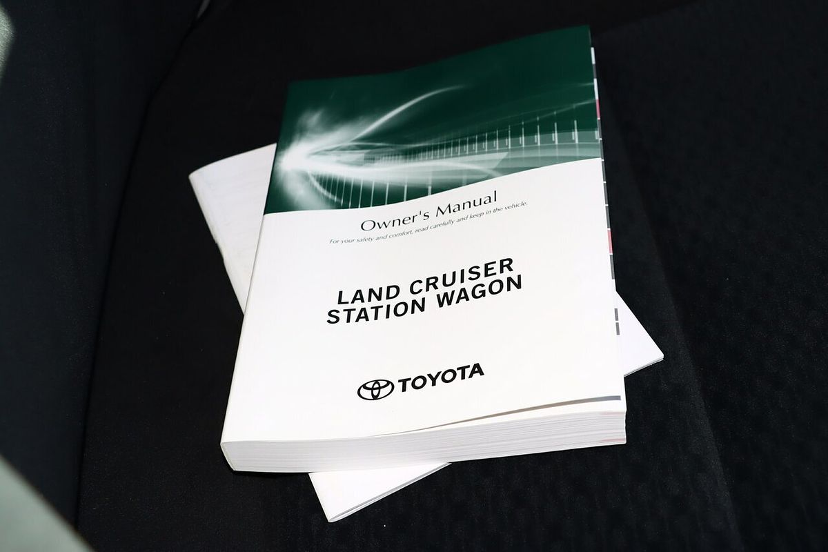 2023 Toyota Landcruiser GXL FJA300R