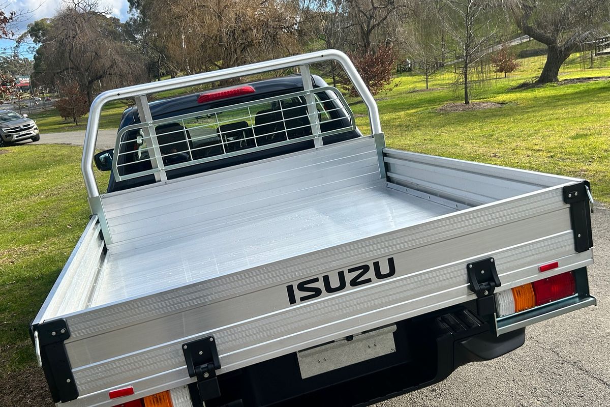2025 Isuzu D-MAX SX 4X4