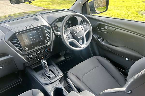 2025 Isuzu D-MAX SX 4X4