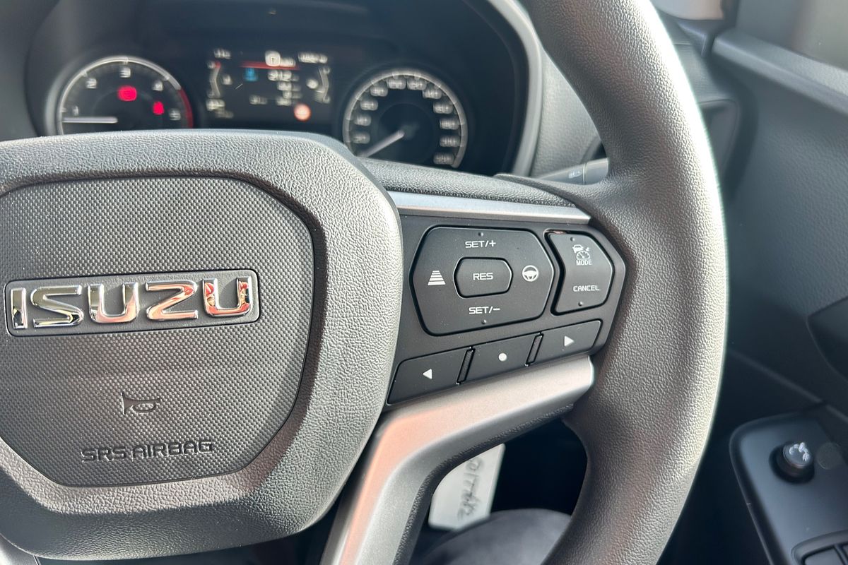 2025 Isuzu D-MAX SX 4X4