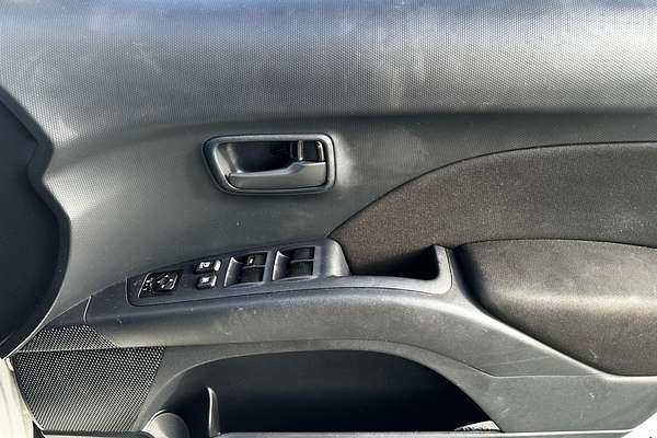 2009 Mitsubishi Outlander LS ZG