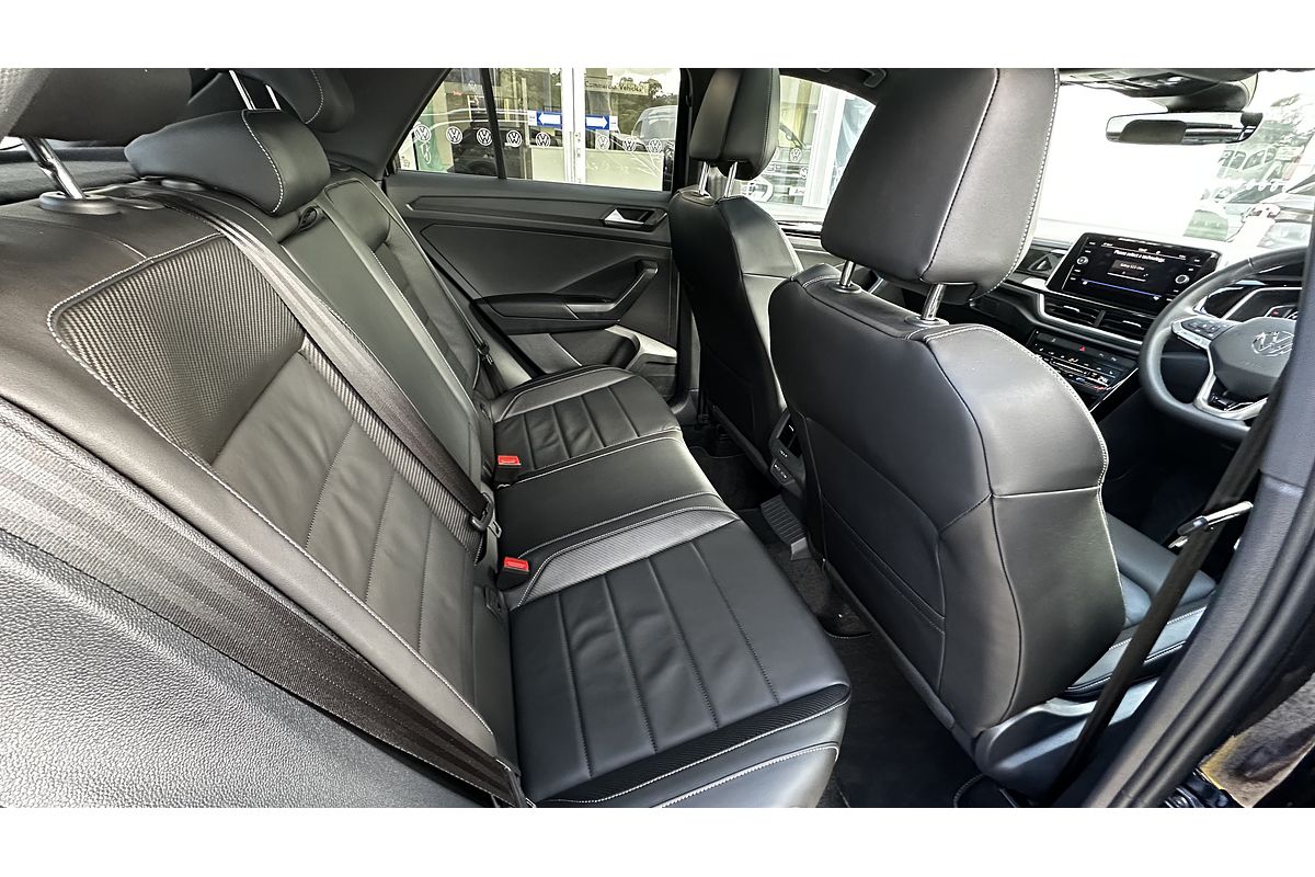 2024 Volkswagen T-Roc 140TSI R-Line D11