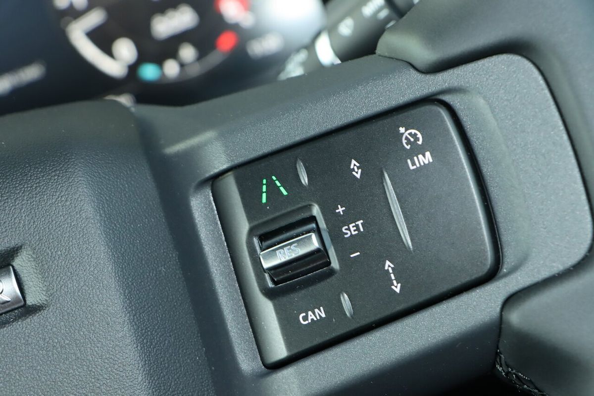2025 Land Rover Defender 110 D350 X-Dynamic SE L663