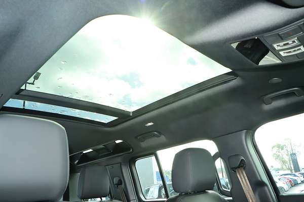 2025 Land Rover Defender 110 D350 X-Dynamic SE L663