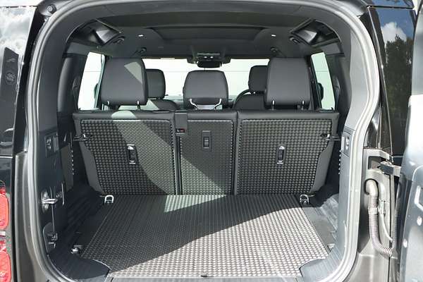 2025 Land Rover Defender 110 D350 X-Dynamic SE L663