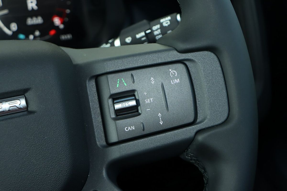 2025 Land Rover Defender 110 D350 X-Dynamic SE L663