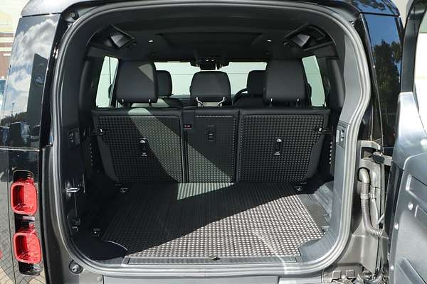 2025 Land Rover Defender 110 D350 X-Dynamic SE L663