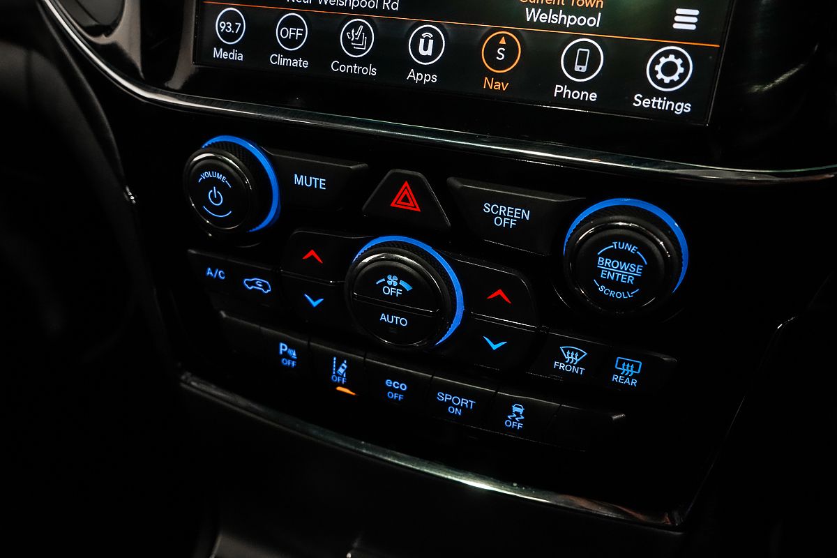 2020 Jeep Grand Cherokee Night Eagle WK