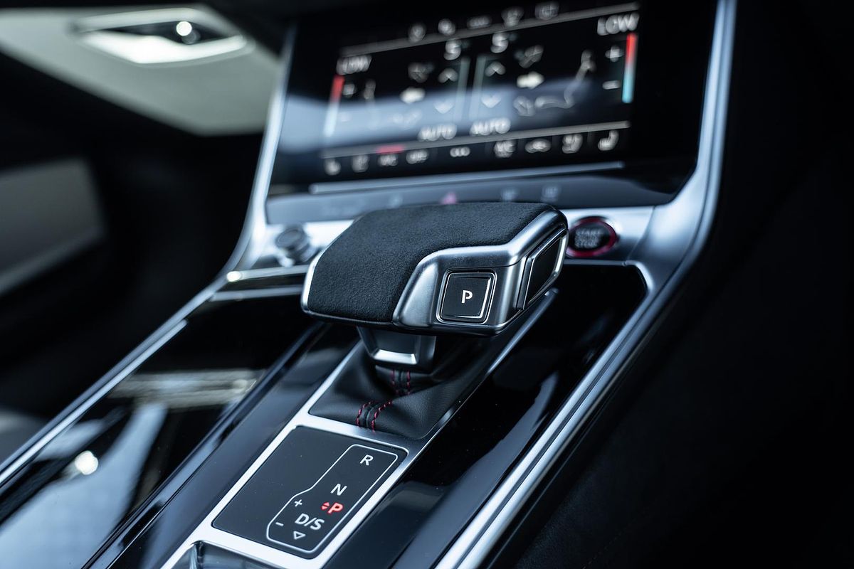 2024 Audi RS6 Performance C8
