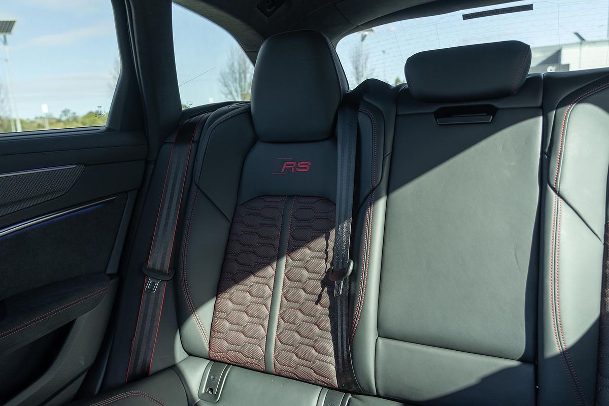 2024 Audi RS6 Performance C8
