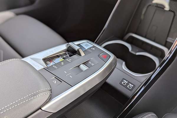 2024 BMW iX2 eDrive20 M Sport U10