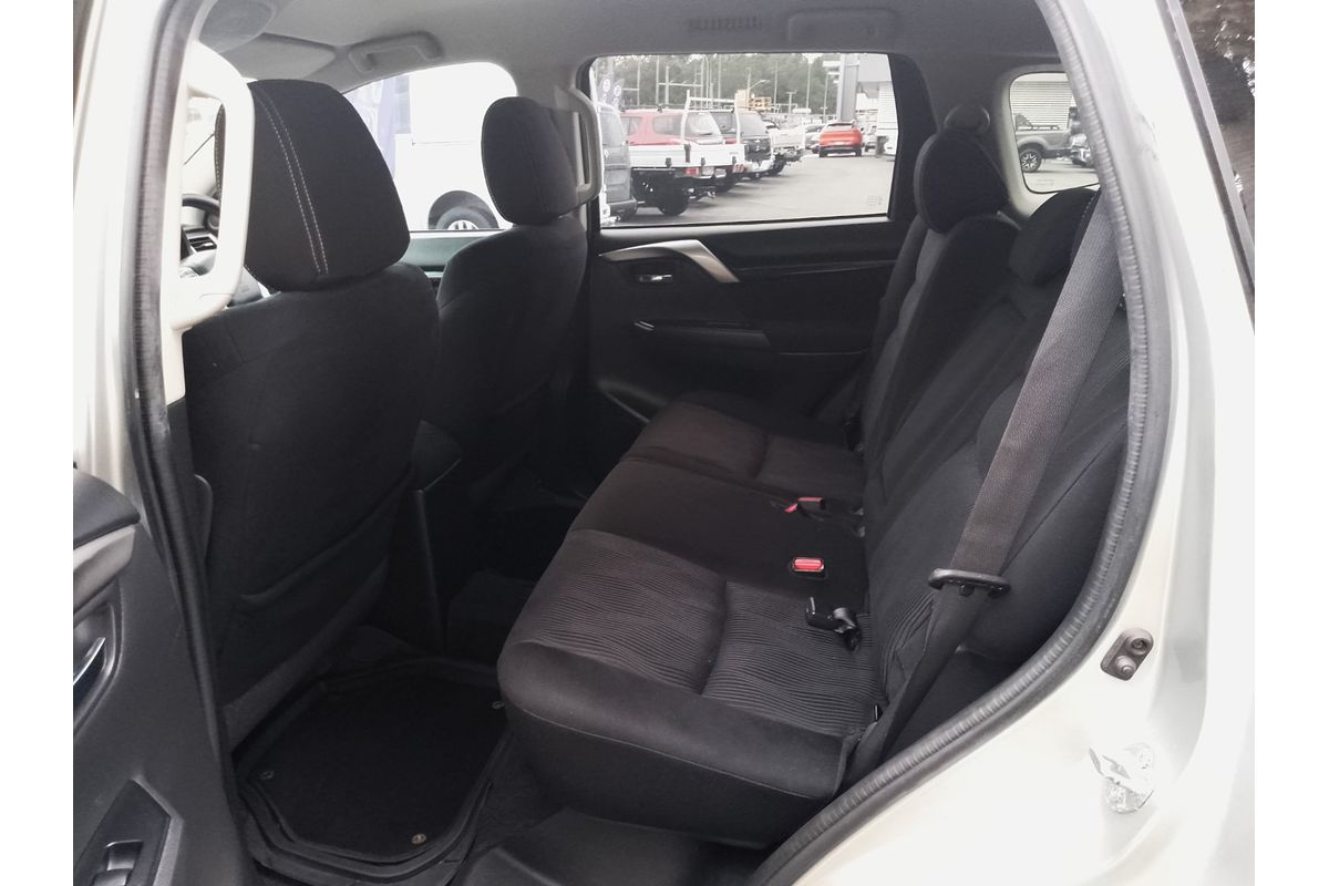2016 Mitsubishi Pajero Sport GLX QE