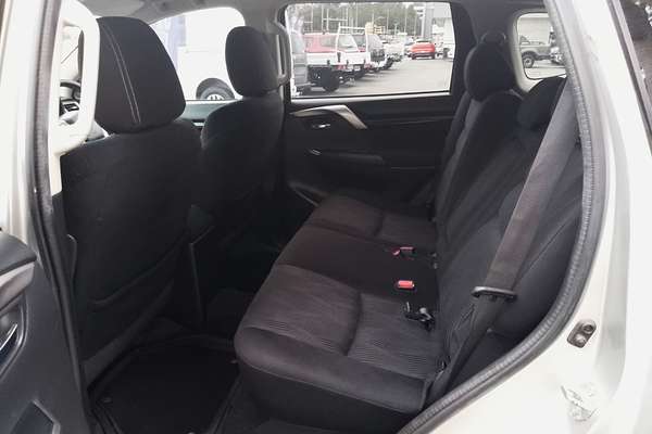 2016 Mitsubishi Pajero Sport GLX QE
