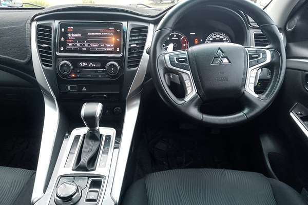 2016 Mitsubishi Pajero Sport GLX QE