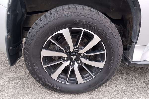 2016 Mitsubishi Pajero Sport GLX QE