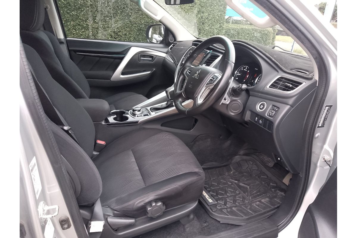 2016 Mitsubishi Pajero Sport GLX QE