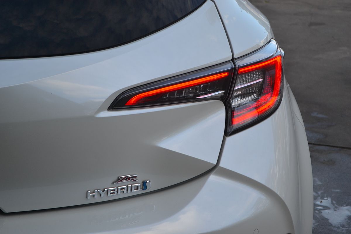 2019 Toyota Corolla ZR Hybrid ZWE211R