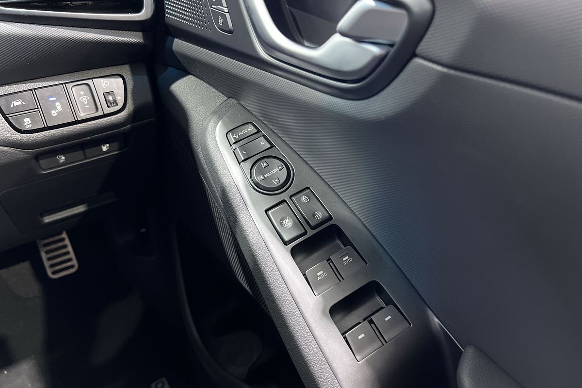 2019 Hyundai IONIQ Electric Premium AE.2