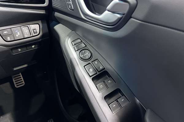 2019 Hyundai IONIQ Electric Premium AE.2