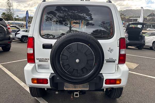 2013 Suzuki Jimny Sierra SN413 T6