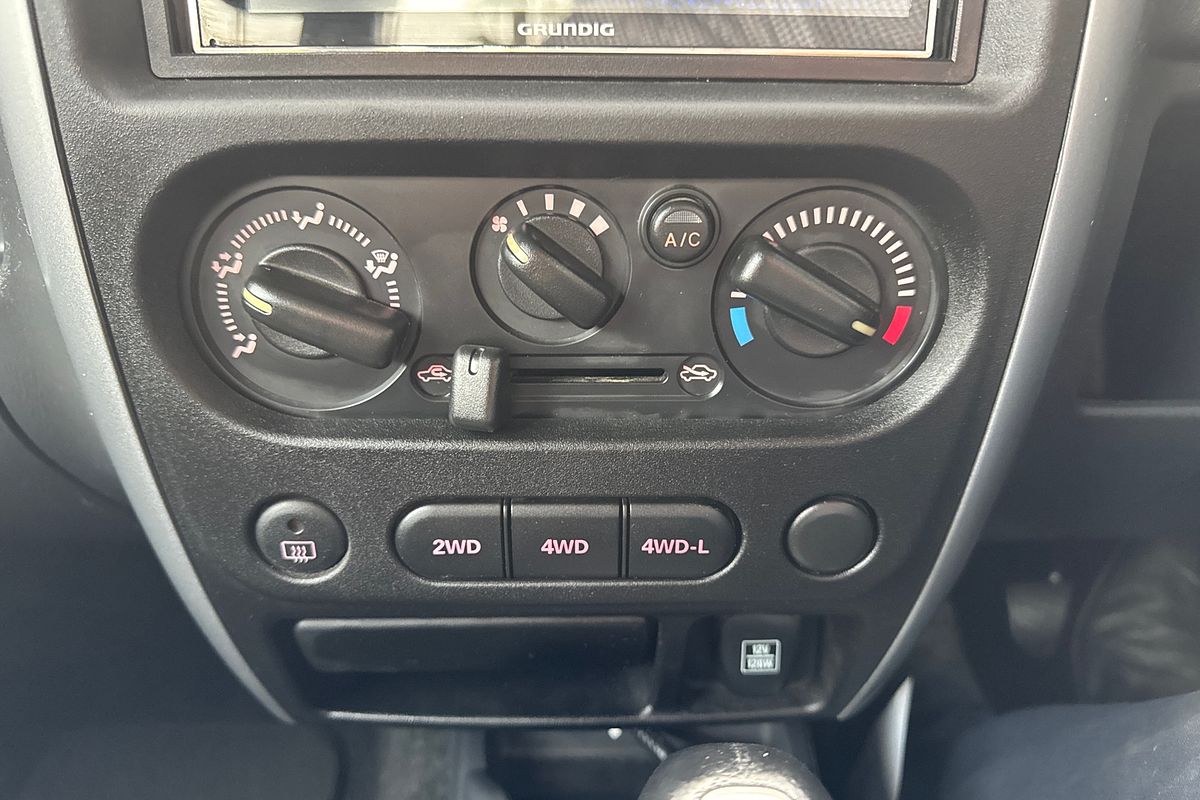 2013 Suzuki Jimny Sierra SN413 T6