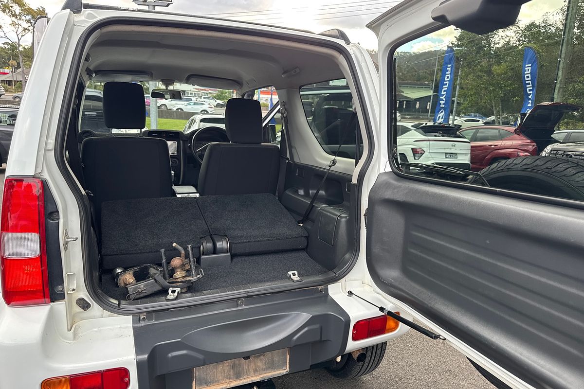 2013 Suzuki Jimny Sierra SN413 T6