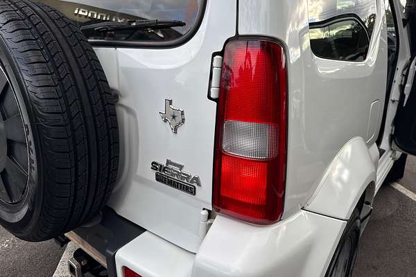 2013 Suzuki Jimny Sierra SN413 T6